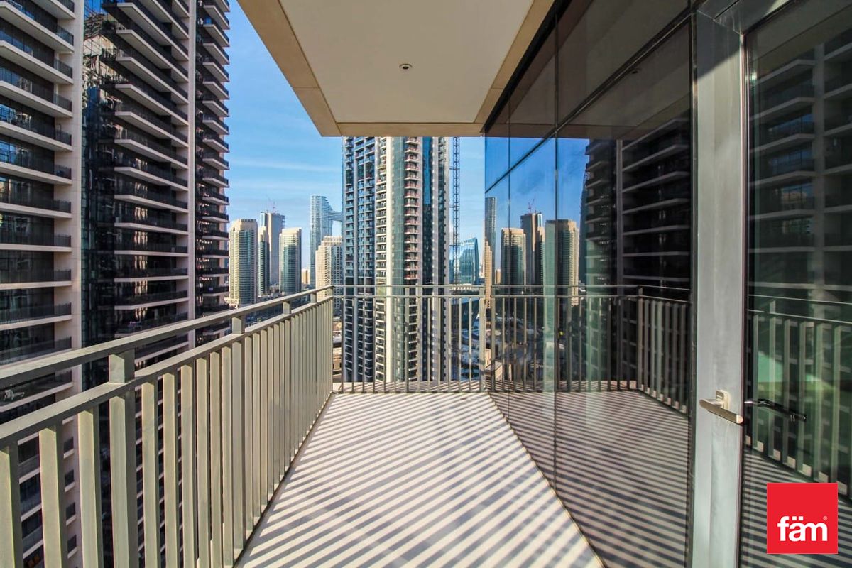 1+ Study | High Floor | Boulevard View
