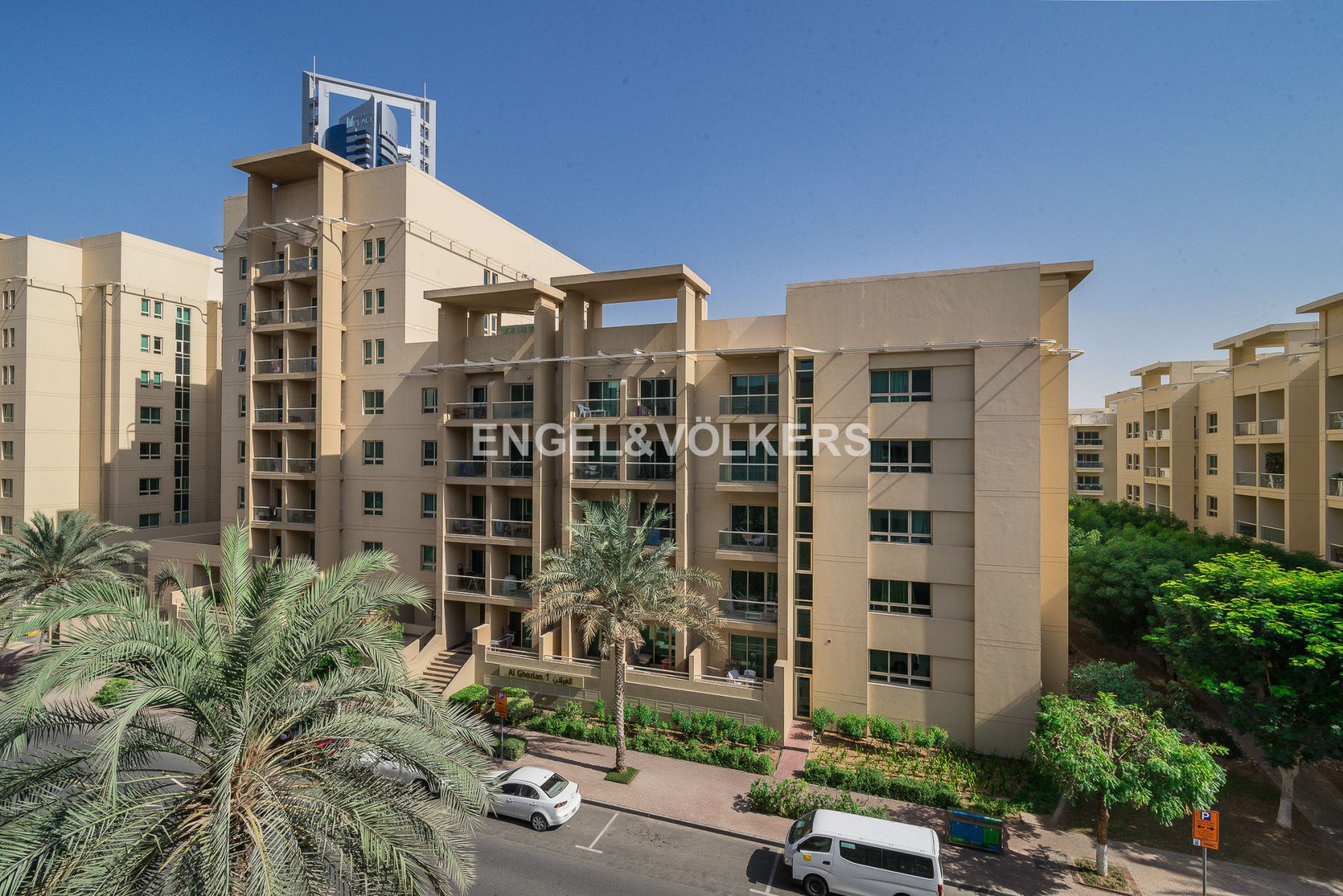 Exclusive | Rented | Easy Access to SZR