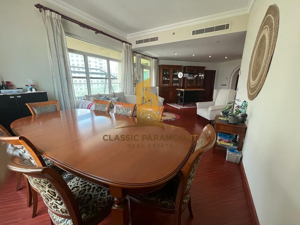 Vacant Astonishing Apartment with Iconic Luxury