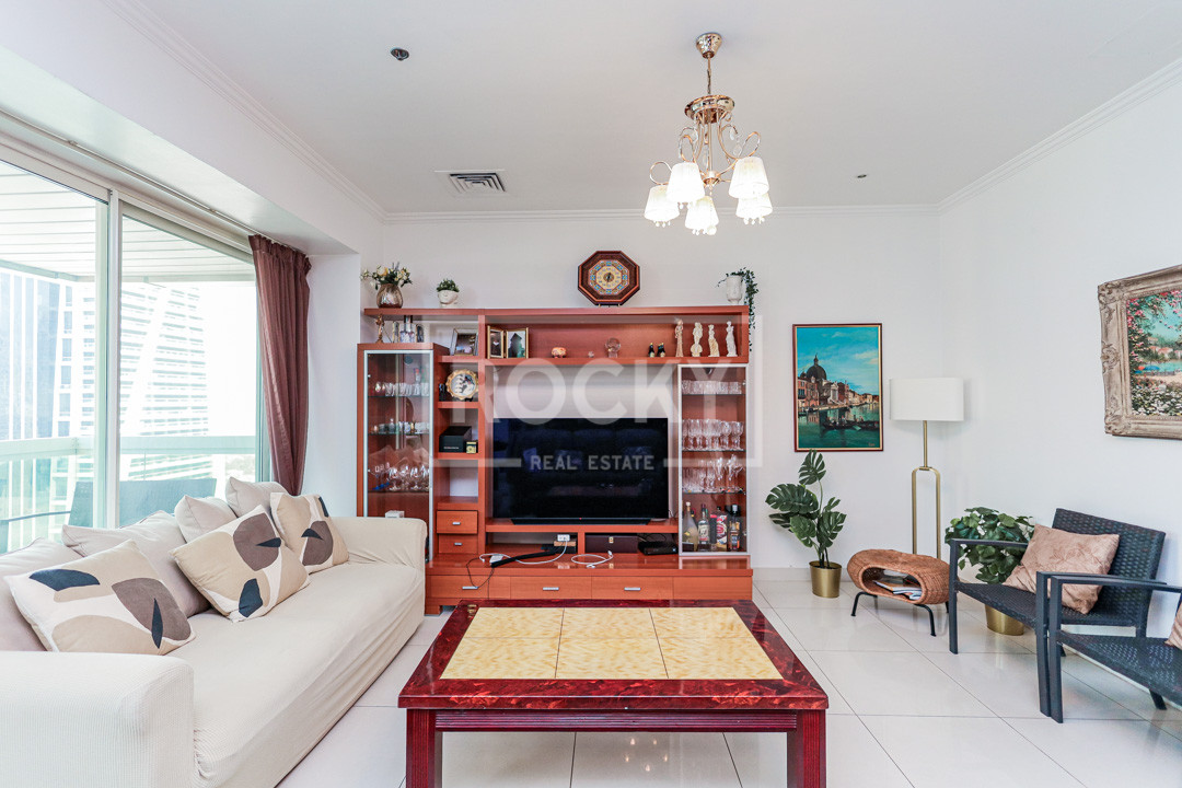 Spacious 2BHK | Upgraded Fully Furnished