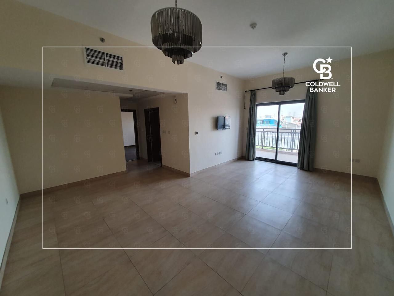 Skyline view | Spacious | Vacant soon |