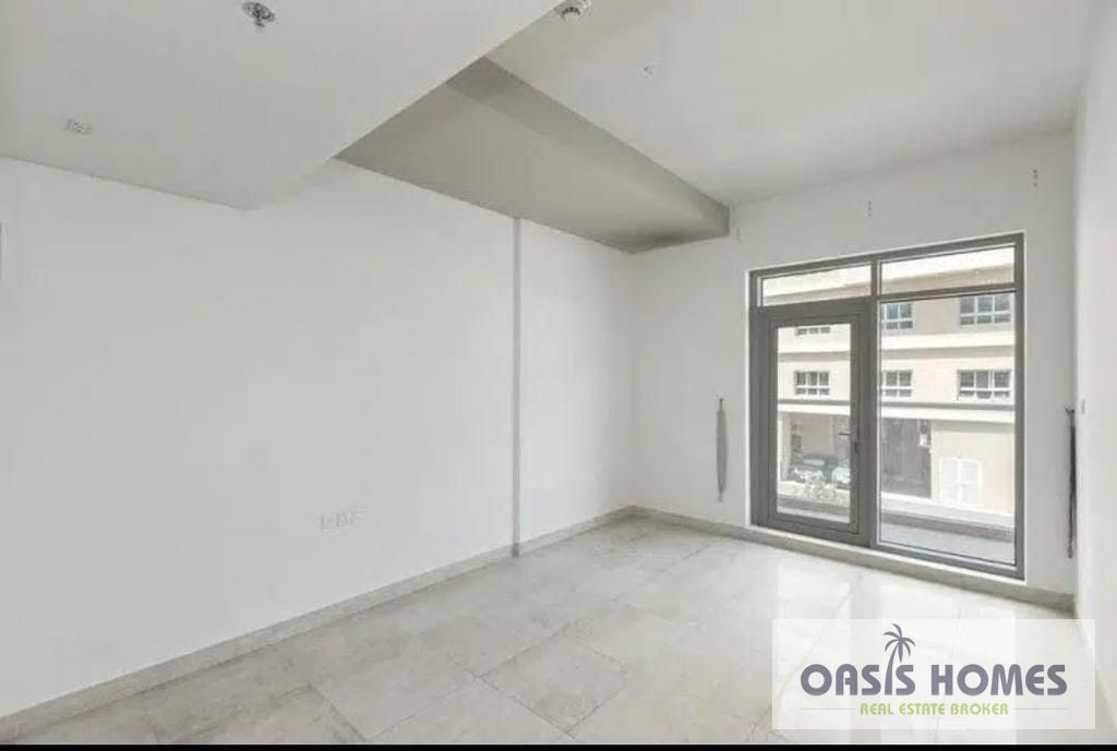 A Specious 1BHK   For sale   only 600k . . . . . call abdul Basit