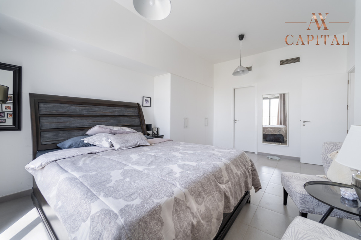 Well-maintained | Boulevard Views | Low Floor