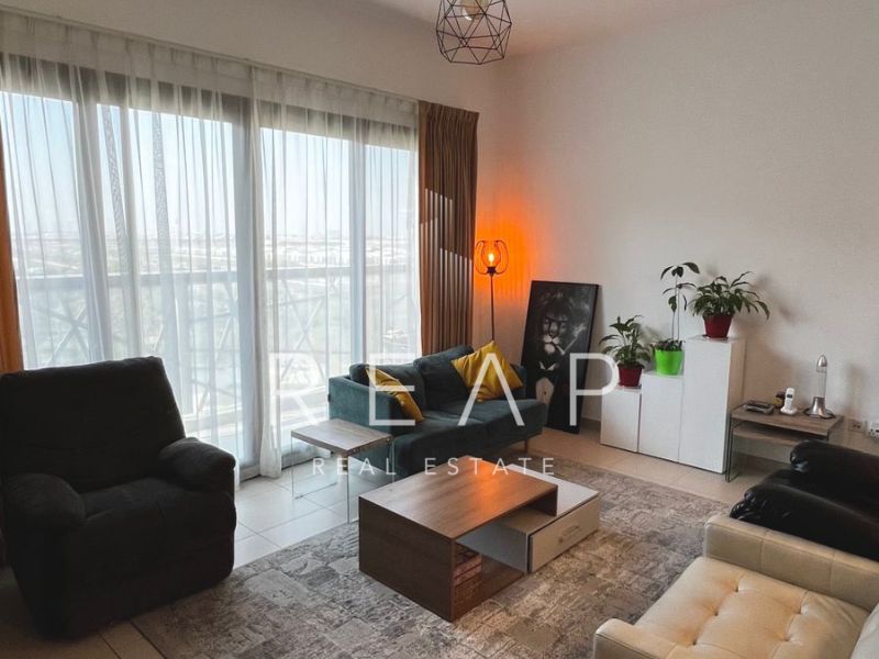 POOL VIEW | WELL MAINTAINED | SPACIOUS LAYOUT
