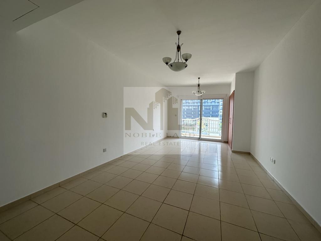 Specious I Mid Floor I Vacant I Balcony
