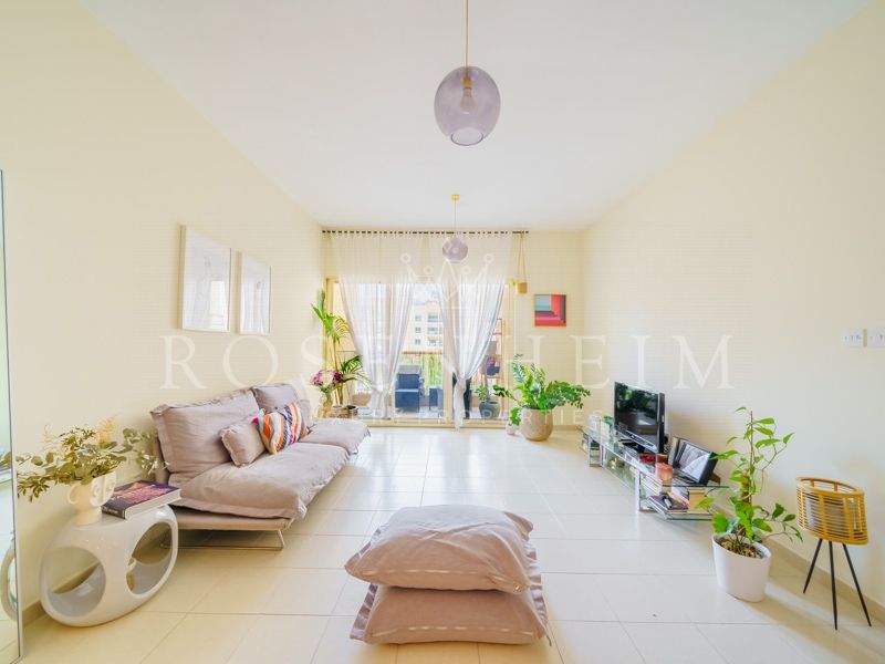 Pool View | Cozy | Spacious | Large Terrace | Gem|