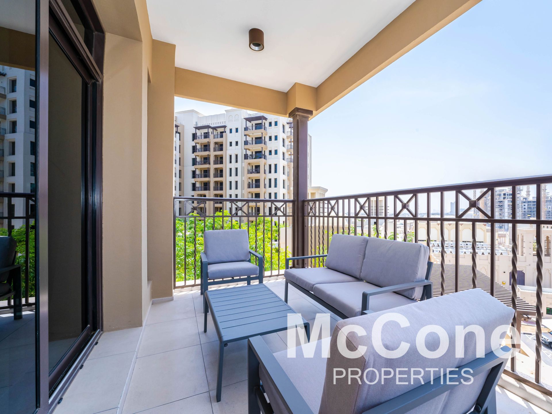 Resale | Corner Unit | Pool View | Furnished