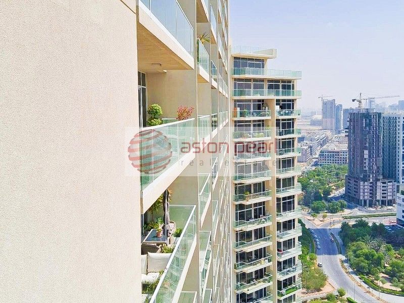 High Floor| Panoramic Pool and Park View| Spacious