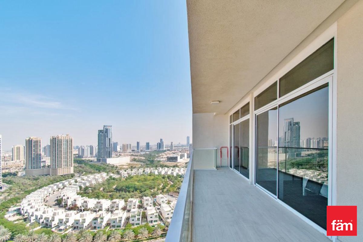 Bright unit, High Floor, Furnished