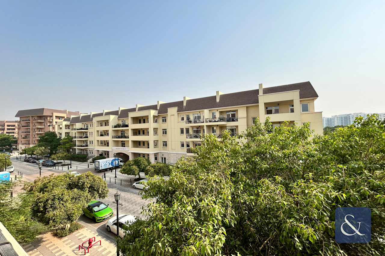 1 Bed | Corner Unit | 1,052 Sqft | Rented