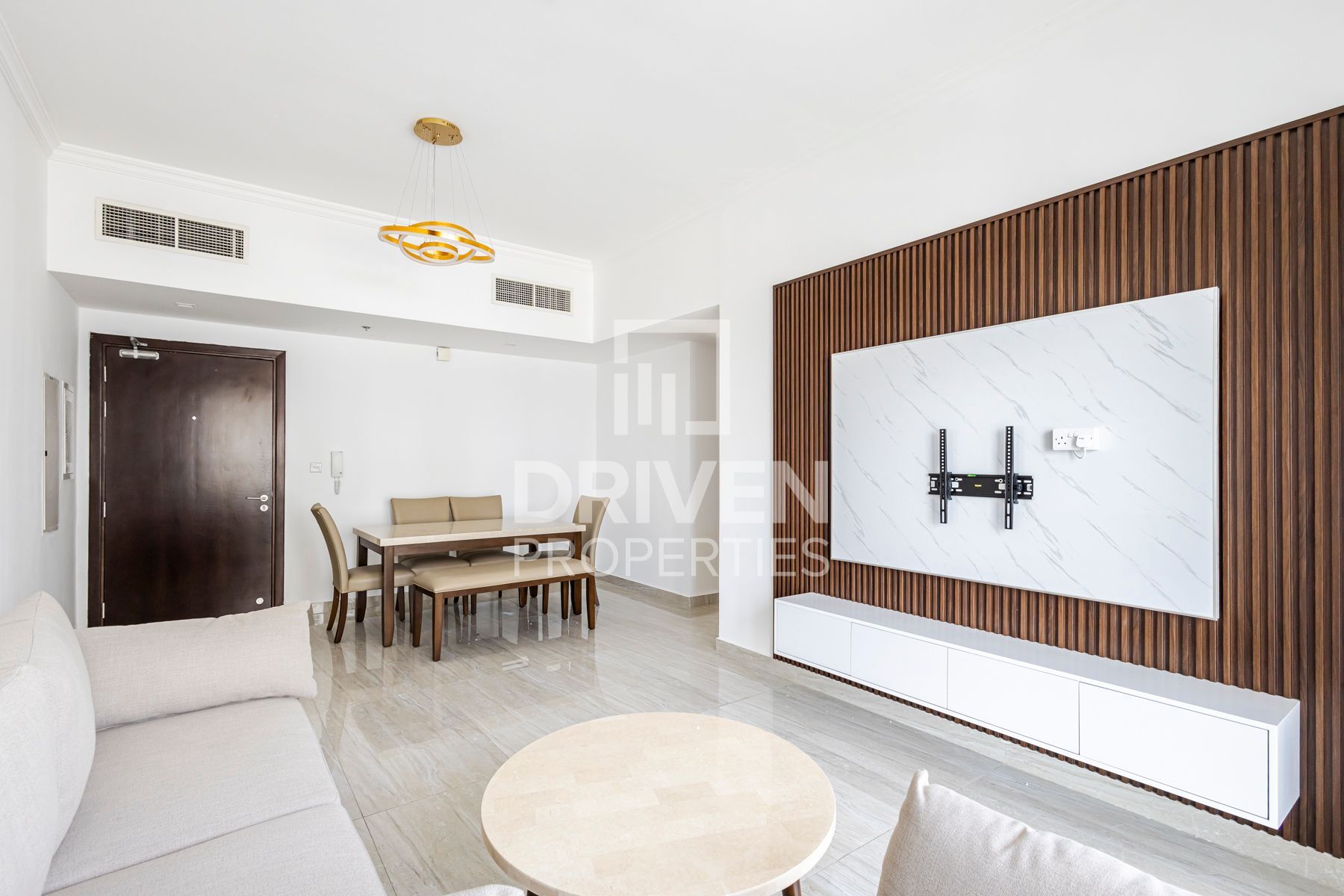 Furnished Apt | Bright | Well Maintained