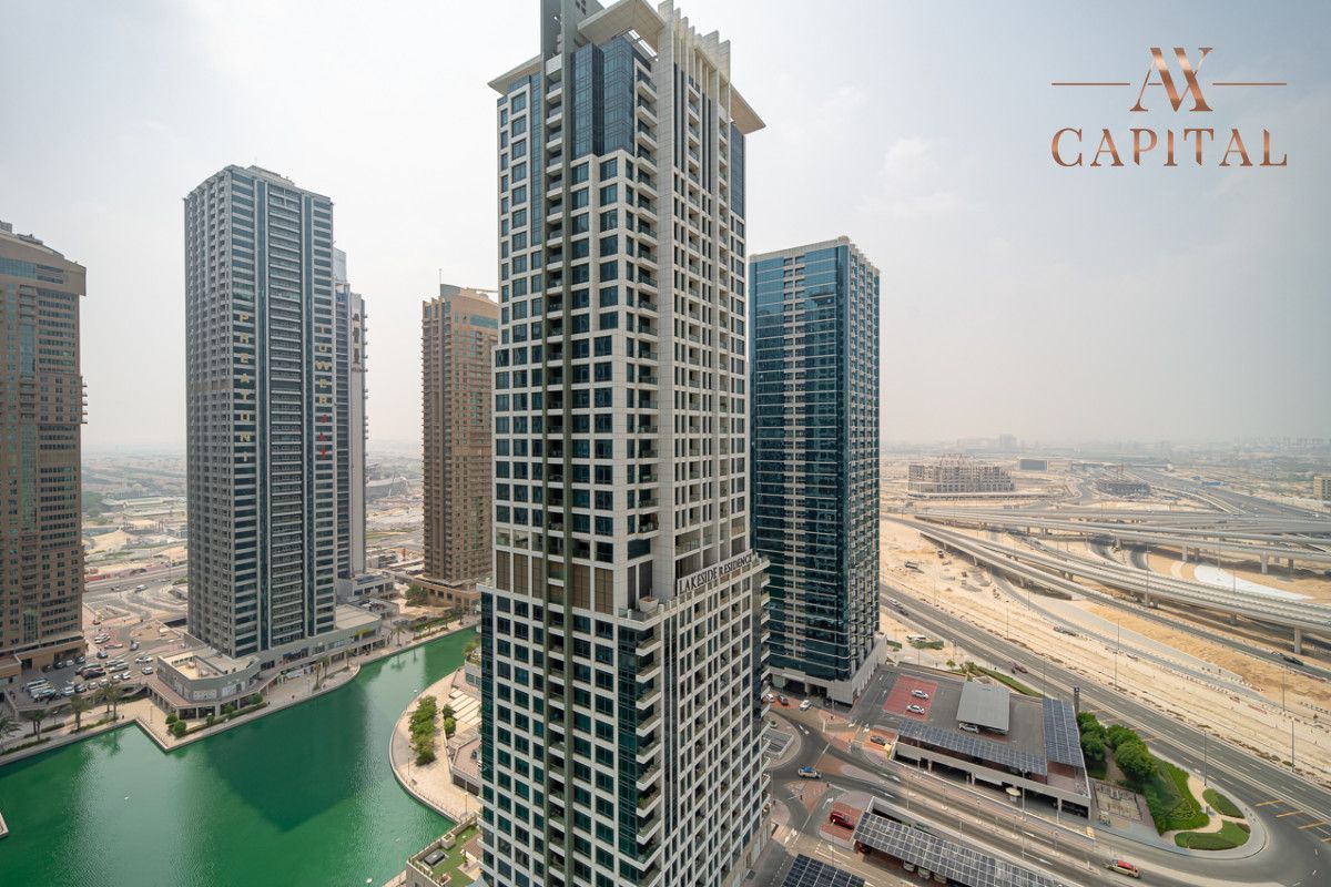 Spacious | Lake View | Vacant On Transfer