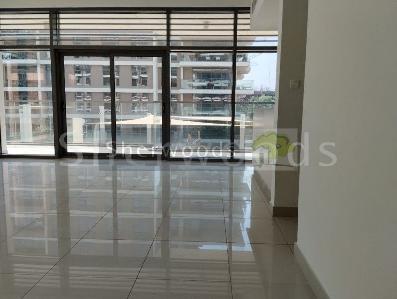 BIG LAYOUT| READY TO MOVE IN | SPACIOUS | BRIGHT |
