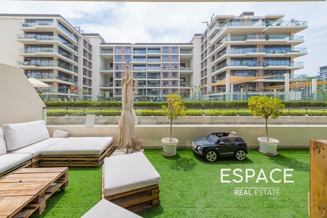 Rare Ground Floor | Large Terrace | VOT