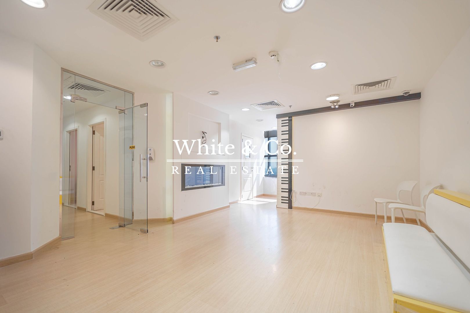Fitted | Vacant | Meadow View | Mid Floor