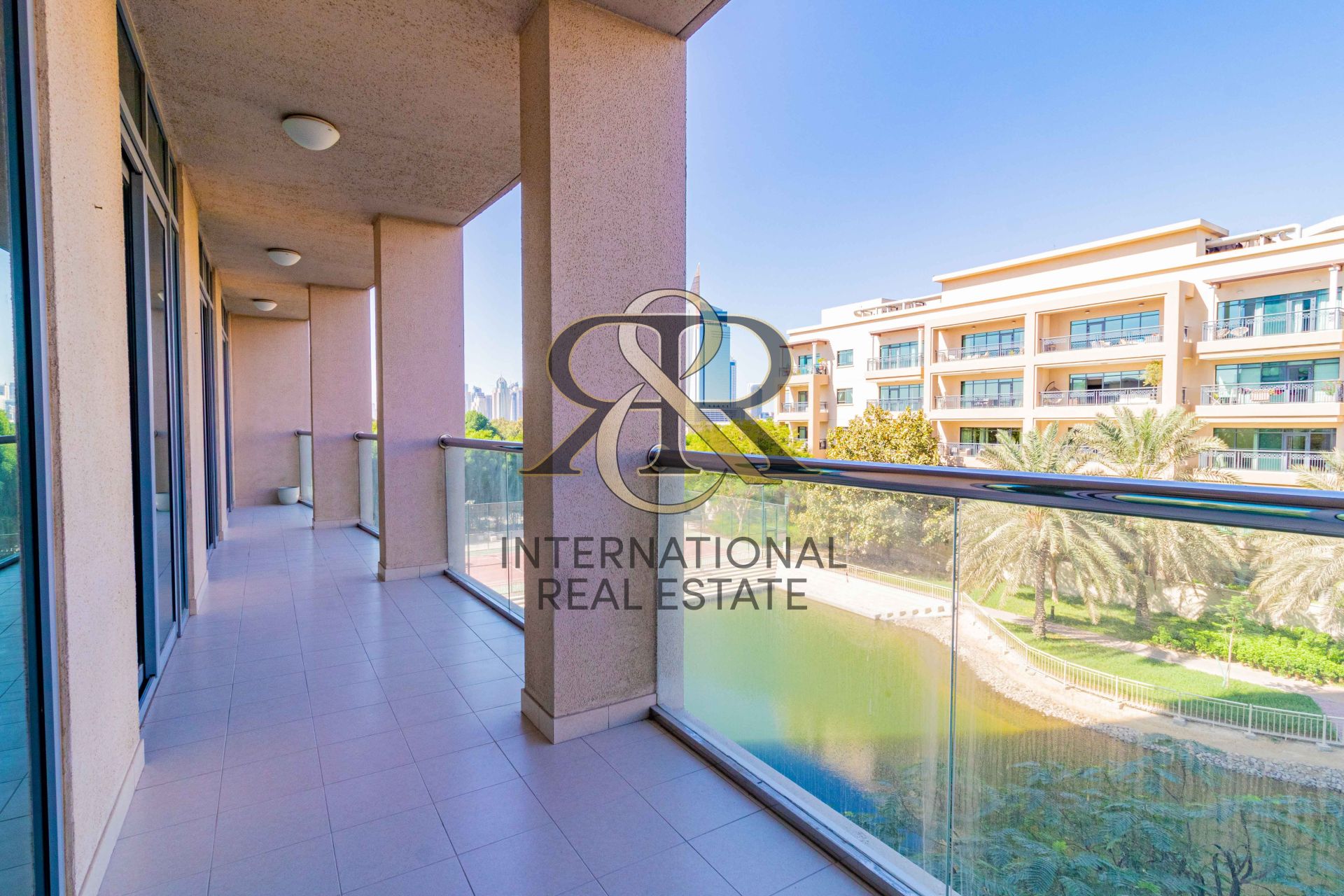 Beautiful Lake View | 2 Bedrooms with Balcony