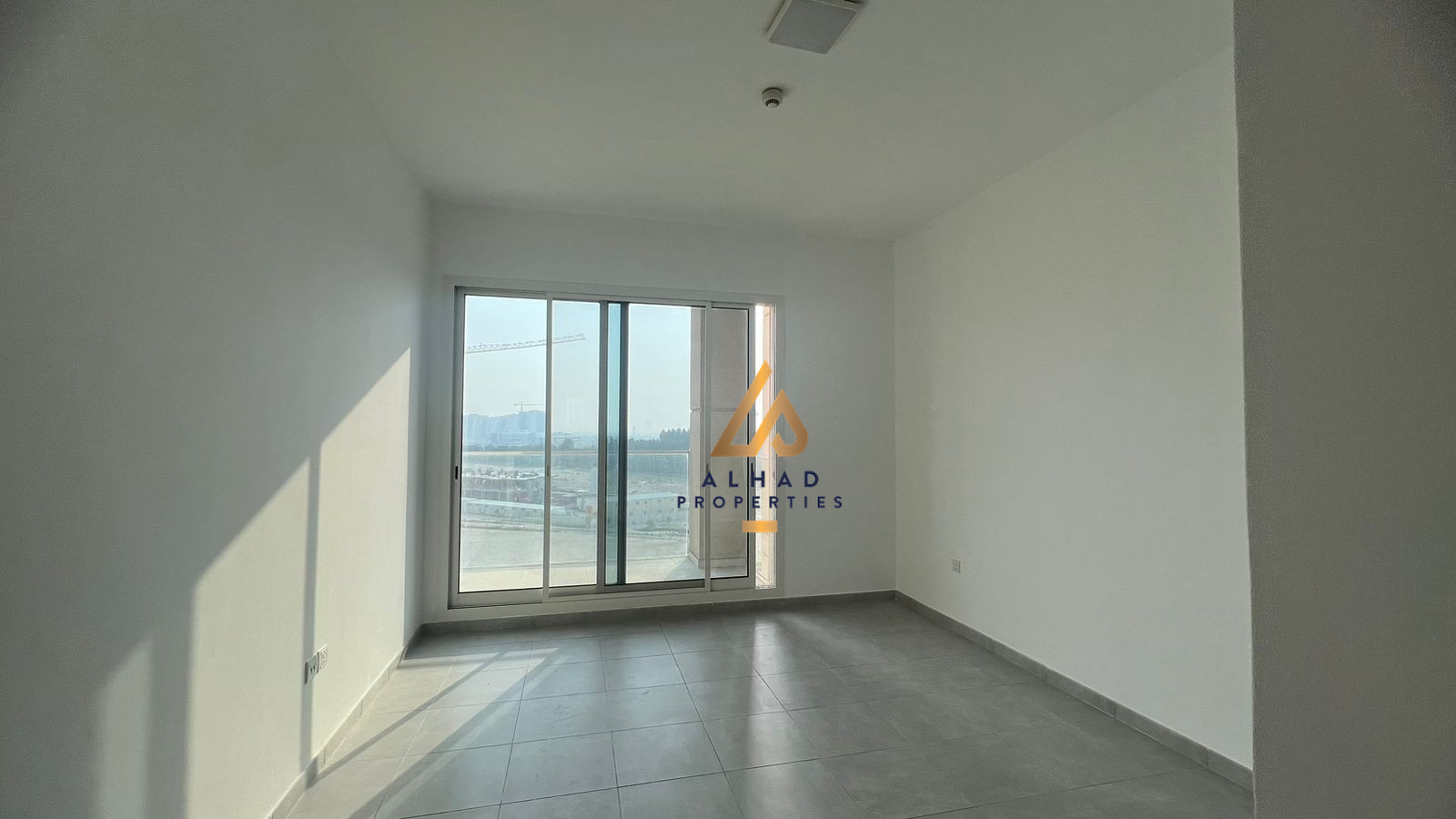 High-end Quality l spacious Balcony l high floor