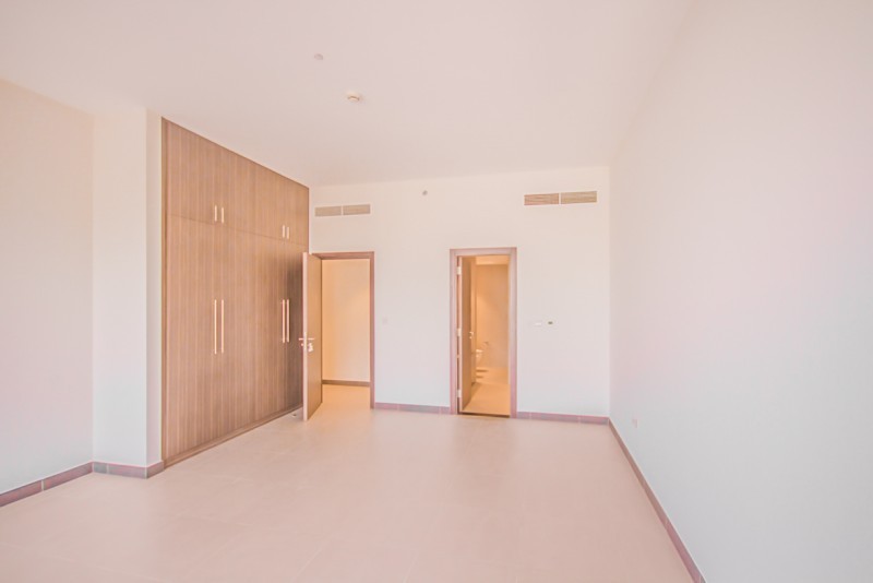 Golf course view 2BR + maids The Onyx tower 2