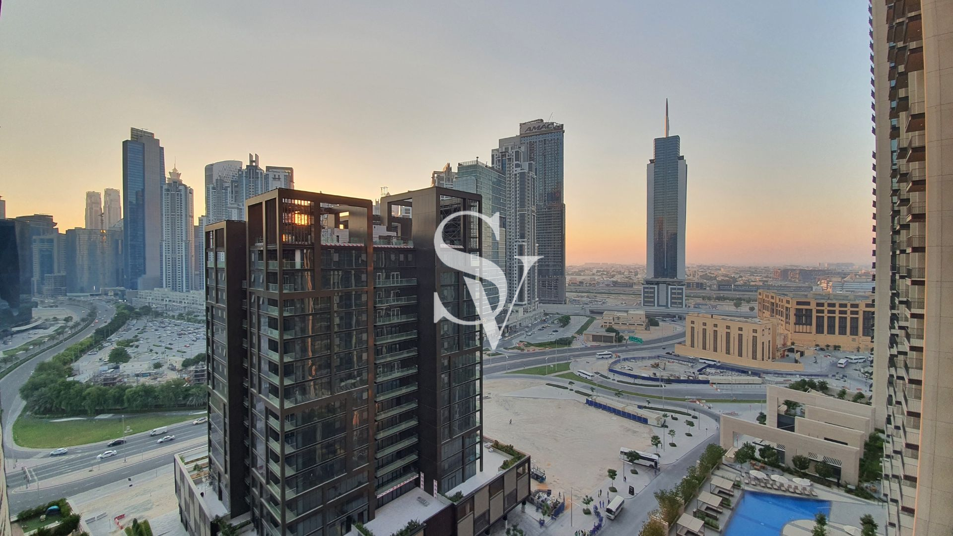 Spacious  | Mid Floor | Vacant  I 2  Bedroom