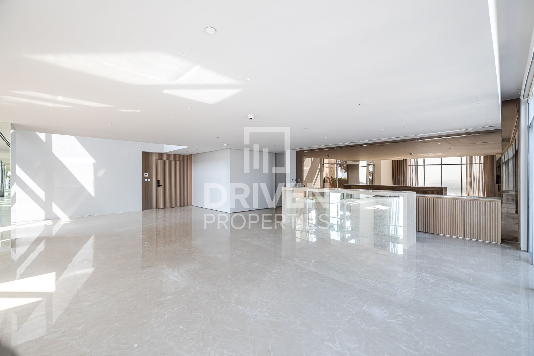 High Floor | Spacious and Luxurious Unit