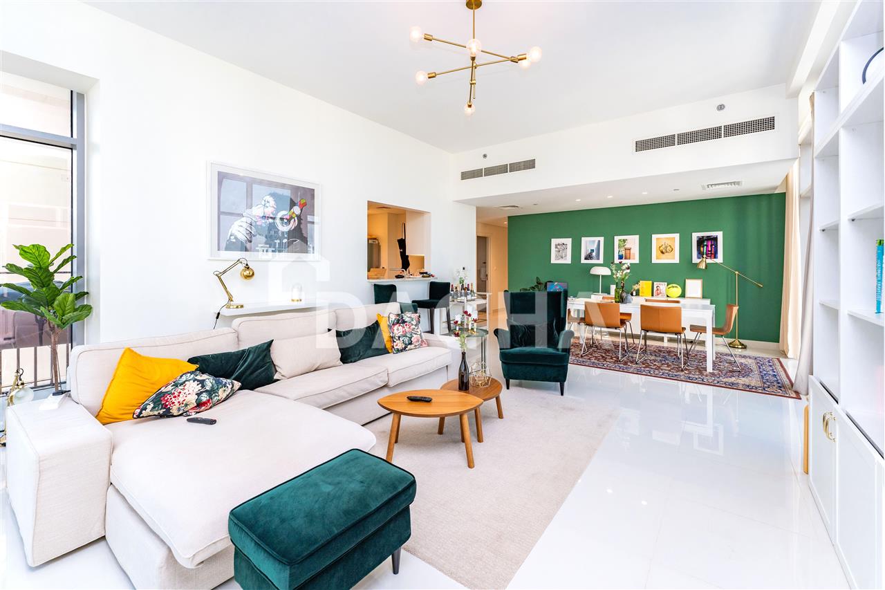 Beautiful Views / Corner / High Floor / VOT
