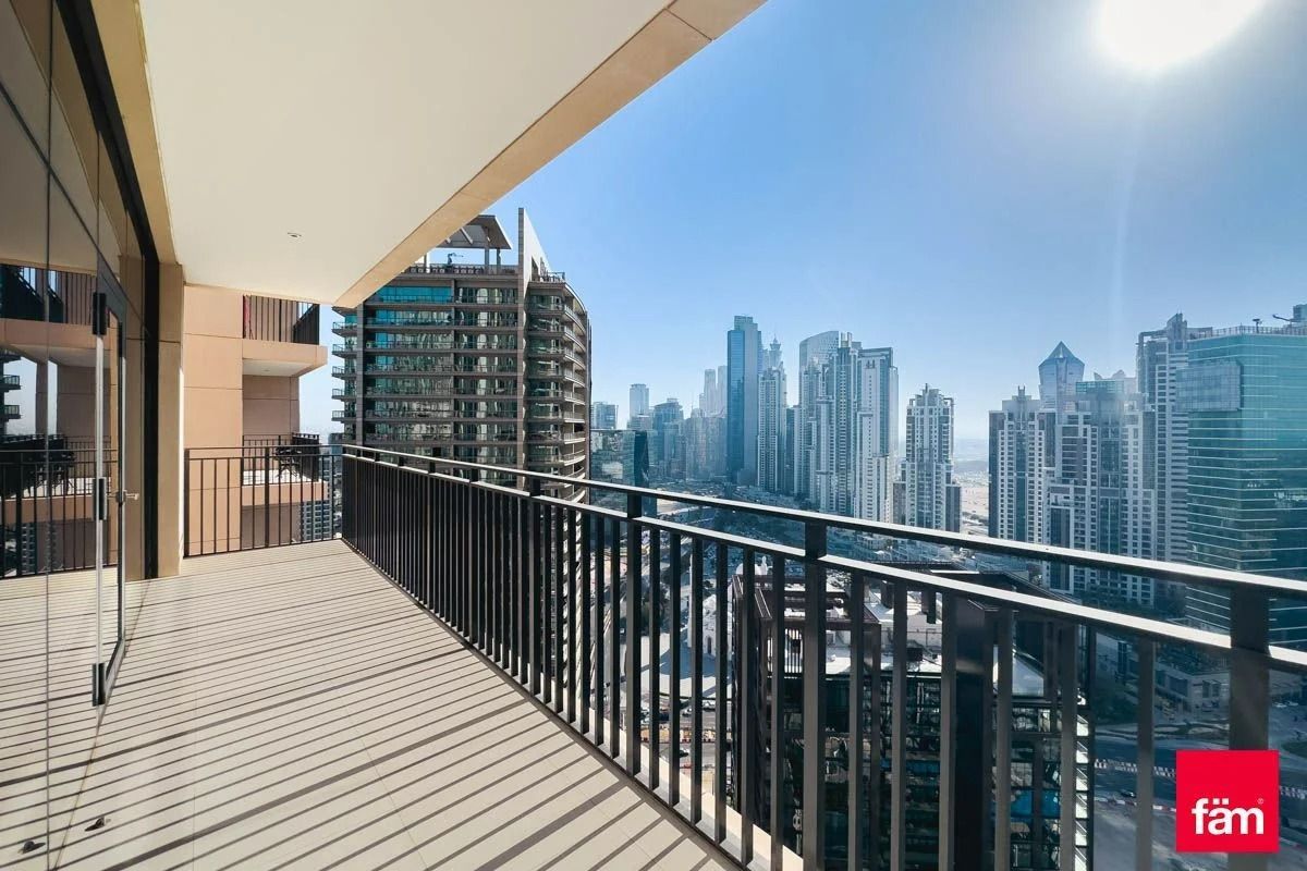 Bright and Spacious | Modern | Corner Unit