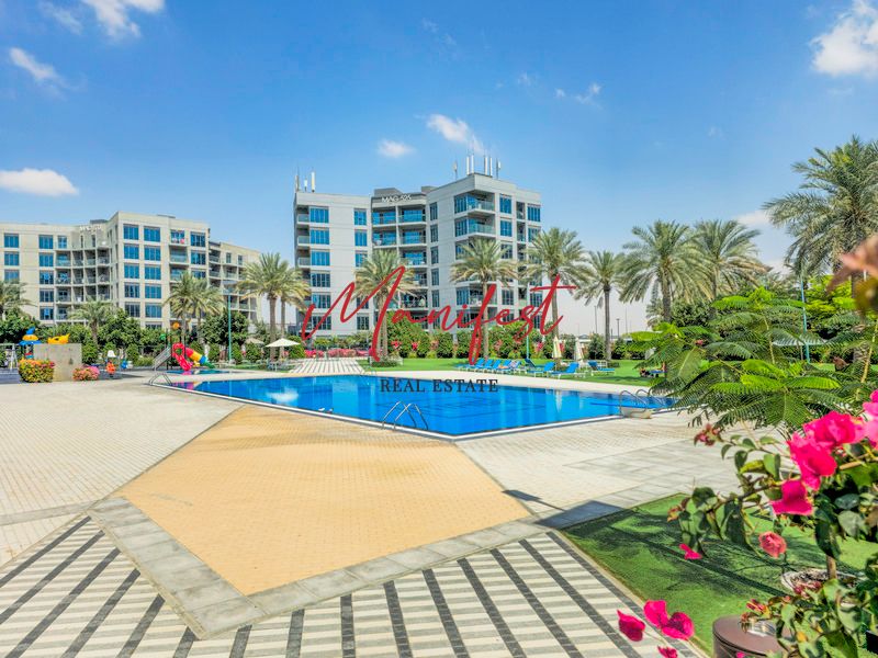 Bright and Spacious| Balcony| Community View