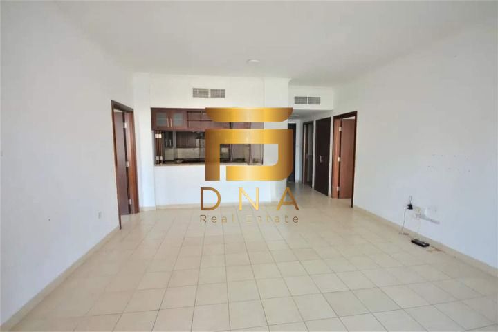 Well Maintained 2.5 Bath With Balcony Community View