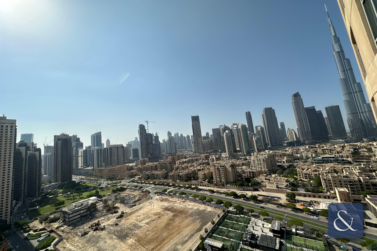 High Floor | Vacant Now | Great Investment