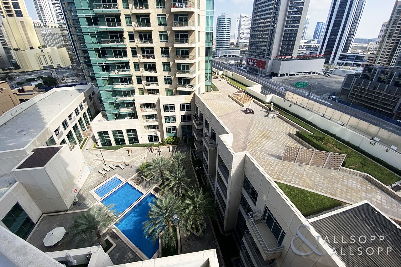 One Bedroom | 910 Sqft | Investment | Bright