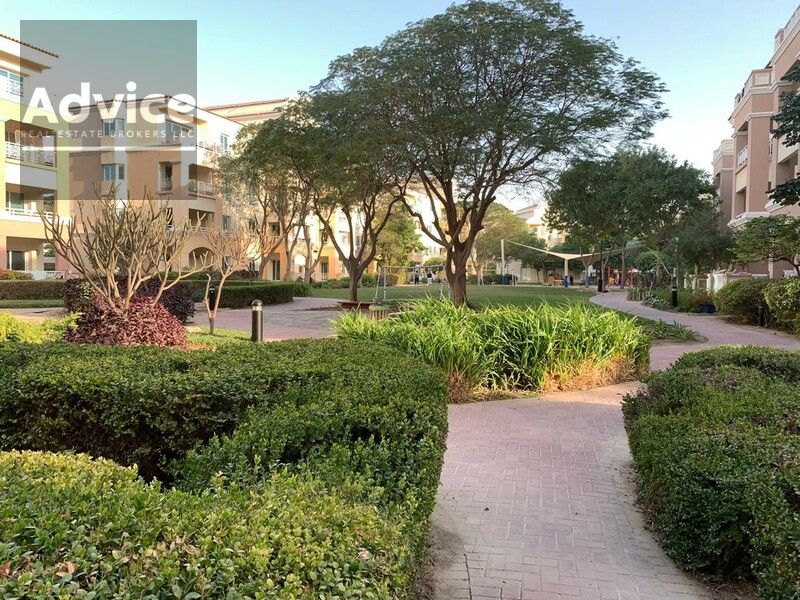 Spacious 2 Bedroom + Storage Apartment in Northwest